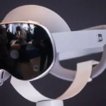 Duelul realității virtuale: Samsung Galaxy XR vs Apple Vision Pro